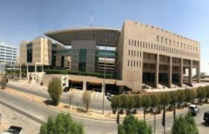 الصناعة:
      صندوق
      التنمية
      ساهم
      بأكثر
      من
      10
      مليارات
      دولار
      على
      مدى
      4
      عقود
      ماضية