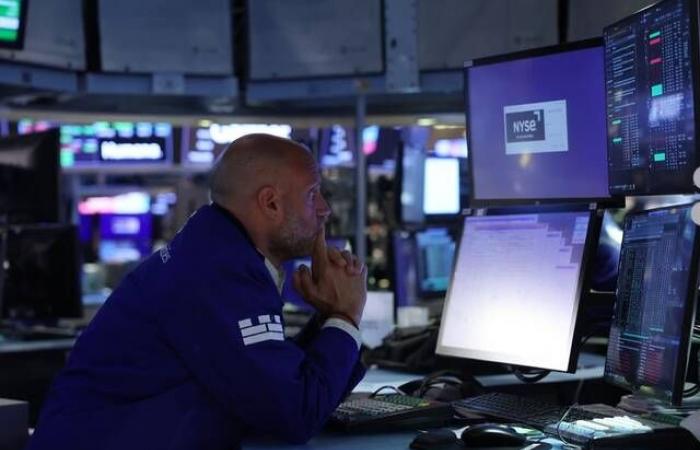 هل
      يخفض
      الفيدرالي
      الفائدة
      مبكرا
      لإنقاذ
      الأسواق
      كما
      فعل
      سابقا؟