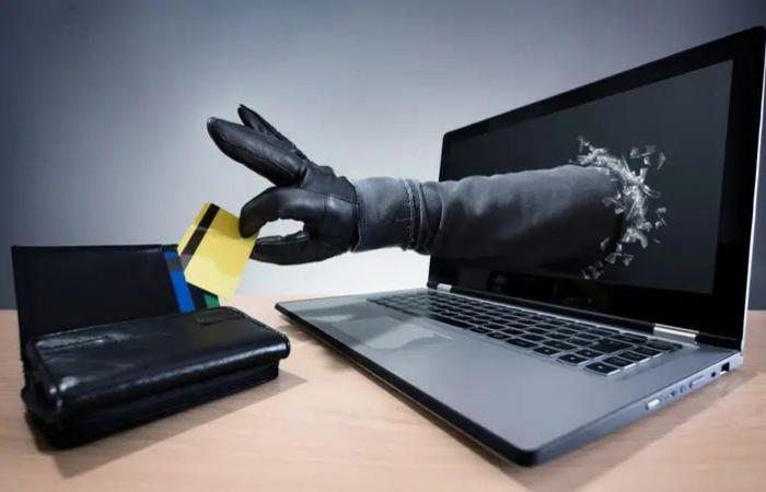 لإنقاذ
      نفسك
      من
      "الفخ"..
      "روشتة
      كاملة"
      لحماية
      أموالك
      من
      السرقة
      أثناء
      "التسوق
      الإليكتروني"