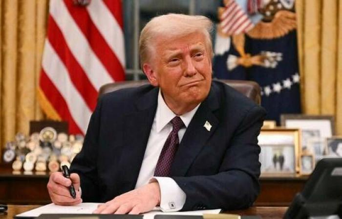 ترامب
      يفرض
      تعريفات
      جمركية
      بنسبة
      100%
      على
      الصين
      بدءا
      من
      نوفمبر
      المقبل