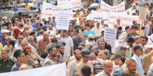 آلاف اليمنيين يتظاهرون دعما للمركزي