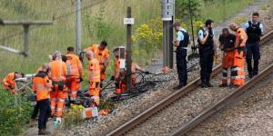 "يوروستار"
      تلغي
      ربع
      رحلاتها
      بعد
      الهجوم
      على
      قطارات
      فرنسا