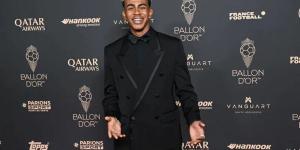 لامين يامال يسافر إلى إيطاليا عقب خسارة الكلاسيكو بصحبة فتاة غامضة