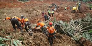 إندونيسيا: انهيارات أرضية في جاوة تسفر عن 3 قتلى وفقدان 20 شخصًا