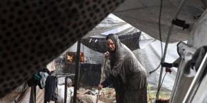 الرئاسة تناشد العالم بالضغط على إسرائيل للإسراع في إدخال البيوت الجاهزة والخيام لقطاع غزة