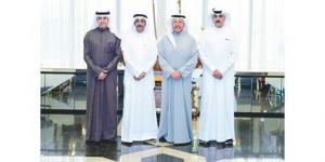 محافظ
الفروانية:
تطوير
العمل
التعاوني
والارتقاء
بمستوى
الخدمات