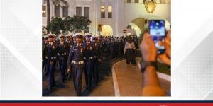 وزارة الداخلية تنظم طابور شرطة البحرين في باب البحرين احتفالًا بالأعياد الوطنية