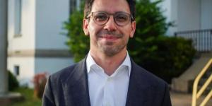 مرشح جمهوري يهاجم حائط البراق ويتعهد بقطع العلاقات الاقتصادية مع إسرائيل