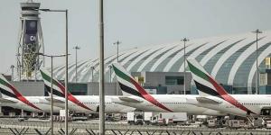 ملياردير في دبي يحذر من إفلاس شركات الطيران