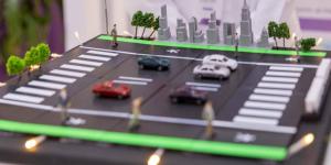 ابتكار طلابي بجامعة الجوف يحول الطرق إلى مصدر طاقة ذكية ومستدامة