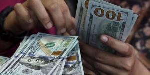 الدولار يتراجع من أعلى مستوياته مع وقف إيران هجماتها