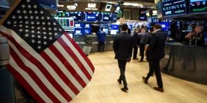 انخفاض S&P500 وناسداك لأدنى مستوى شهري مع موجة بيع التكنولوجيا