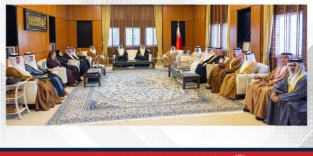 بتكليف
من
جلالة
الملك
المعظم
..
وزير
الديوان
الملكي
يقوم
بتوزيع
أوسمة
العمل
الوطني
على
عدد
من
المكرمين