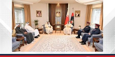 وزير الداخلية يتلقى دعوة لزيارة الكويت ويؤكد خلال استقباله مدير عام خفر السواحل الكويتي على تعزيز التعاون والتنسيق الأمني وتبادل الخبرات بين البلدين