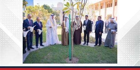 في إطار توجيهات سمو ولي العهد رئيس مجلس الوزراء للتوسع في التشجير بمختلف المحافظات ضمن خطة التشجير..الشيخ خالد بن عبد الله يغرس الشجرة (191) ألفاً احتفاءً بانتهاء أعمال التشجير وتجاوز الهدف السنوي لعام 2025