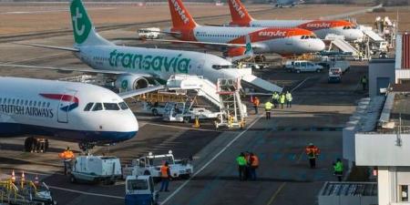 تحذير أوروبي من نقص وقود الطائرات بسبب مضيق هرمز