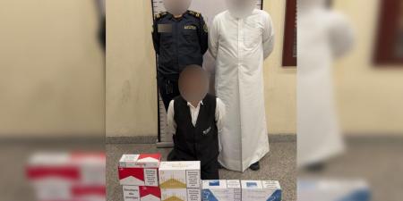 ضبط 3 أشخاص تورطوا في تهريب سجائر عبر السوق الحرة بمطار الكويت