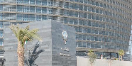 استمرار إعفاء العاملين في المدارس من البصمة