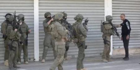 قوات الاحتلال الإسرائيلي تعتقل عددا من الفلسطينيين في الضفة الغربية