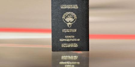 بسبب الازدواجية .. فقدان الجنسية الكويتية من 51 شخصا