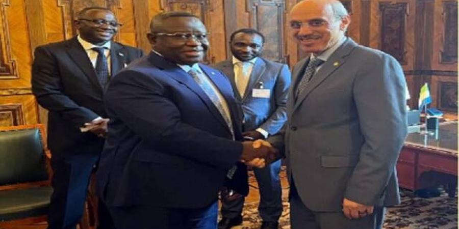رئيس
      سيراليون
      يبحث
      تعزيز
      التعاون
      الاقتصادي
      مع
      رئيس
      مجموعة
      البنك
      الإسلامي