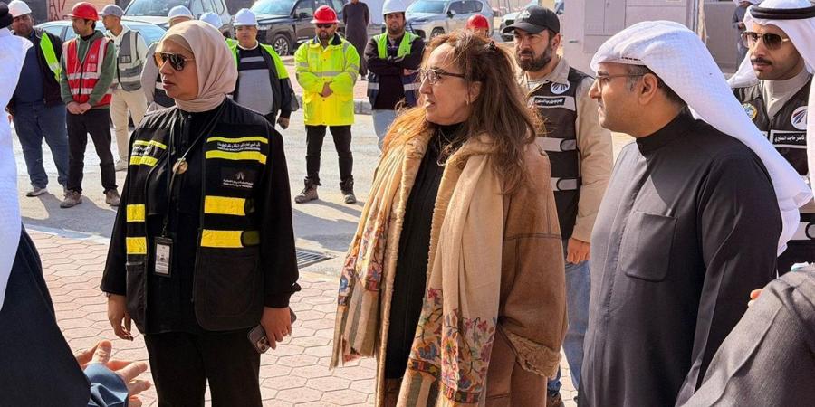 وزير الإسكان يتفقد مشروع «المساكن الميسّرة» ويشيد بتقدّم الإنجاز