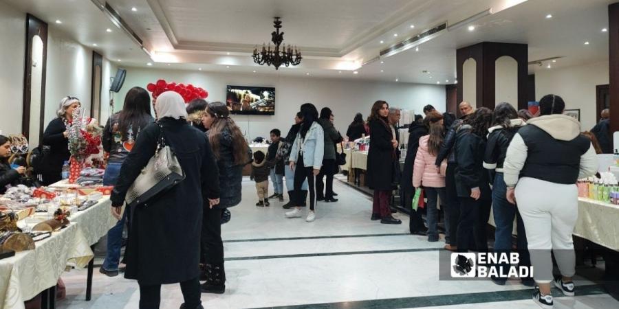 سوريون يحيون عيد الميلاد في الكنائس والساحات