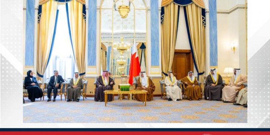 سمو ولي العهد رئيس مجلس الوزراء: من منطلق التعاون البنّاء مع السلطة التشريعية قرر مجلس الوزراء عدم تغيير تعرفة الشريحة الأولى والثانية للكهرباء والماء للمواطنين في المسكن الأول وإرجاء تطوير آليات دعم الكهرباء والماء بالمسكن الأول للمزيد من الدراسة