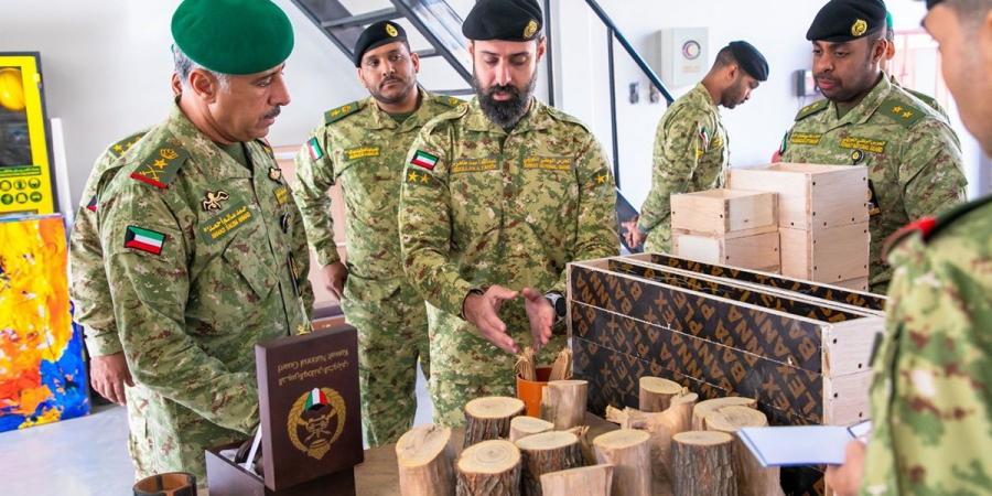 وكيل الحرس الوطني يزور معسكر التحرير ويتفقد المشاغل والورش الفنية