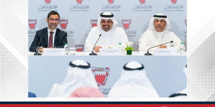 الفريق الحكومي يعلن في مؤتمر صحفي عن القرارات التي أقرها مجلس الوزراء المتعلقة بتنفيذ حزمة من المبادرات الهادفة إلى تطوير الوضع المالي وضمان استمرارية الدعم الموجه للمواطنين