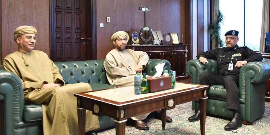 وكيل الداخلية: تعزيز العلاقات وتطوير آفاق التعاون مع سلطنة عمان