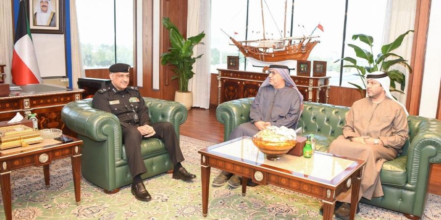 وكيل «الداخلية» يبحث مع سفير الإمارات سبل تعزيز التعاون الأمني