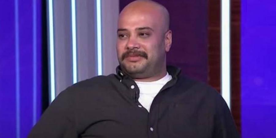 الفنان المصري حاتم صلاح ينعى والده