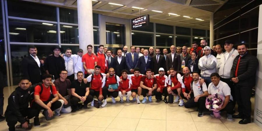 المنتخب العراقي يحظى باستقبال رسمي وشعبي في عمّان