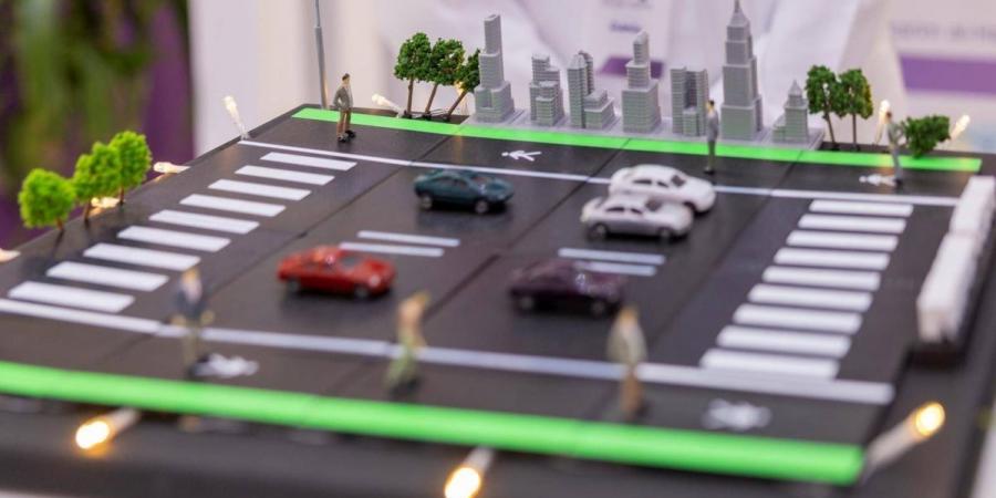 ابتكار طلابي بجامعة الجوف يحول الطرق إلى مصدر طاقة ذكية ومستدامة