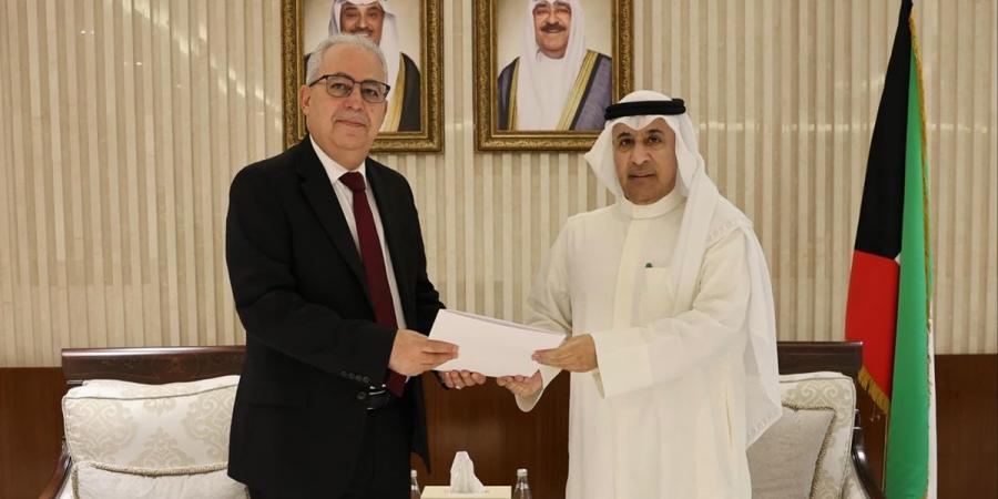 الجابر يتلقى رسالة من وزير الخارجية المغربي حول العلاقات الثنائية والمستجدات الإقليمية