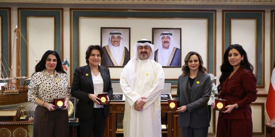 محافظ العاصمة يبحث التنسيق بين عضوات مجالس المحافظات وتطوير منظومة الخدمات