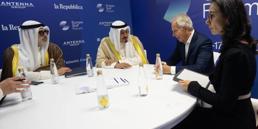 العبدالله ونظيره القطري يبحثان تعزيز التعاون وعدد من القضايا المشتركة