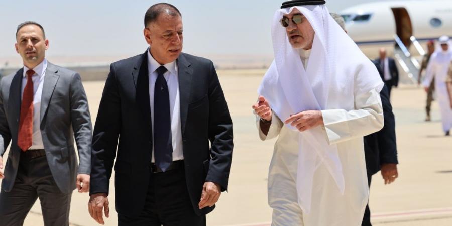 وزير الداخلية يبحث مع نظيره الأردني أوجه العلاقات الثنائية